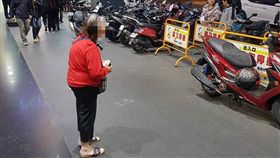 台北,西門町,行乞,母子,乞討（圖／翻攝畫面）