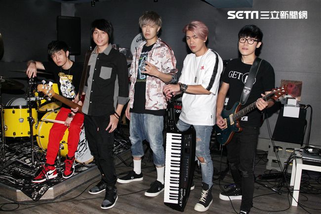 八三夭樂團為第53屆電視金鐘頒獎典禮練團彩排。（記者邱榮吉/攝影）