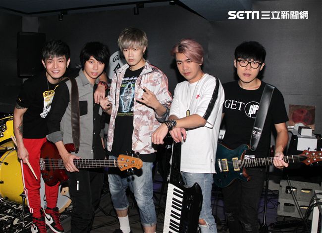 八三夭樂團為第53屆電視金鐘頒獎典禮練團彩排。（記者邱榮吉/攝影）