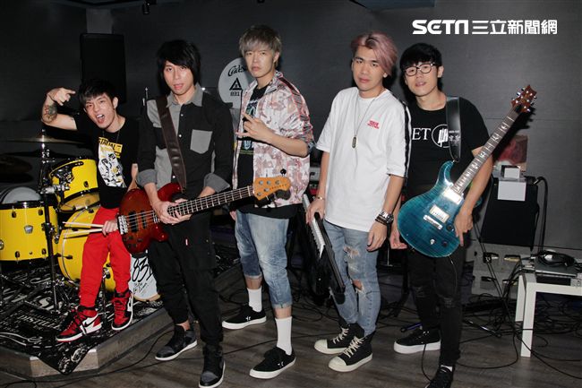 八三夭樂團為第53屆電視金鐘頒獎典禮練團彩排。（記者邱榮吉/攝影）