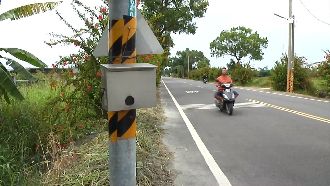 鐵箱挖洞藏相機　「偽裝攝影」抓違規