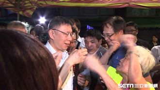 宮廟敬酒插曲！阿嬤當面倒讚嗆柯文哲