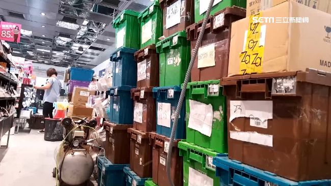 拚業績刻不容緩？美妝店施工照樣營業