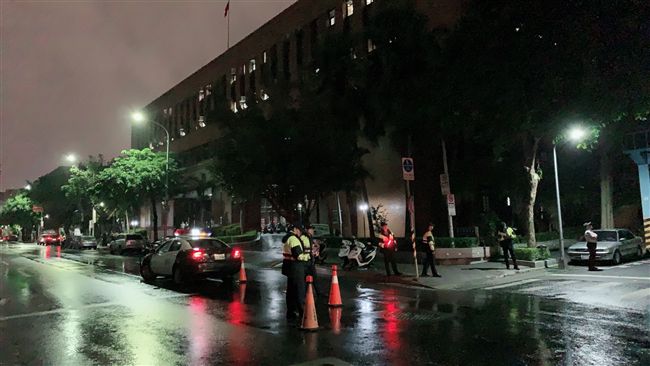 「斧頭幫」鬧事遭移送　警方佈下重兵