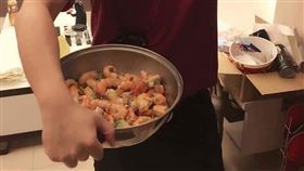 釣蝦,發洩,蝦子,單身狗,損友,／翻攝自爆怨公社