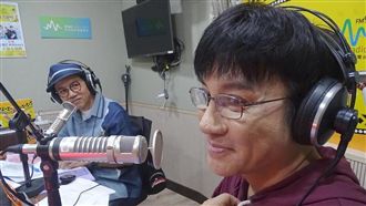 江明學持毒詭笑　友曝：哭不想被看到