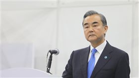 王毅：南海行為準則完成單一磋商文本東協與中國完成南海行為準則（COC）單一磋商文本草案，中國外交部長王毅（圖）指出，這是南海行為準則協商獲致的重大進展。中央社記者黃自強新加坡攝　107年8月2日