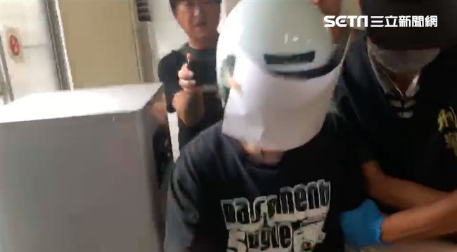 嚇！成大醫院員工闖急診開刀房砍3醫