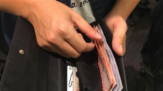 難存錢！最容易透支的前三名星座出爐