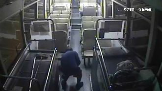 公車上掉皮夾！警方竟要他PO網找