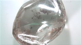 ▲阿嬤發現的大鑽石。（圖／翻攝自鑽石坑州立公園）
https://goo.gl/RX3cNa