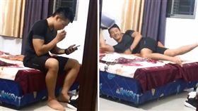 大陸網路上最近瘋傳一段「抖音」影片，香港一名俊俏小鮮肉趁四處無人，躲在房間內盡情聞穿過的襪子，當他發現有人站在門口偷拍時，立刻將襪子丟掉，還露出一副嬌羞的神情。不少女網友看到後紛紛暴動，直喊「帥的人的腳也是香的！」（圖／翻攝自抖音）