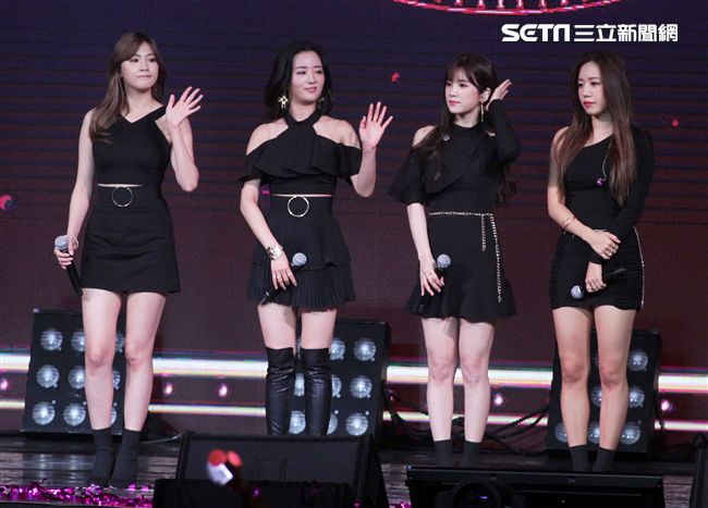 韓國女子團體Apink/Apink亞洲巡迴演唱會，台北最後一站讓歌迷High翻天。（記者邱榮吉/攝影）