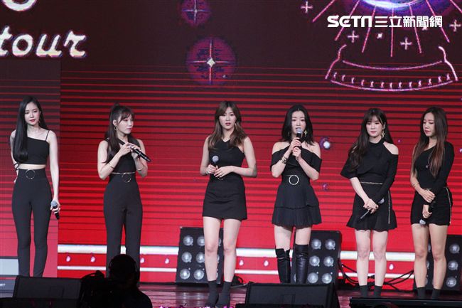 韓國女子團體Apink/Apink亞洲巡迴演唱會，台北最後一站讓歌迷High翻天。（記者邱榮吉/攝影）