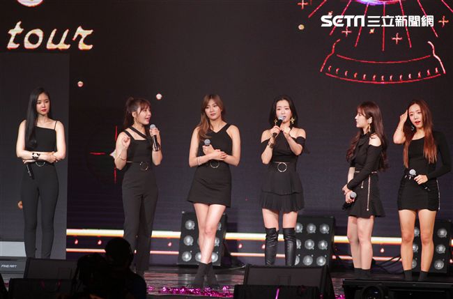 韓國女子團體Apink/Apink亞洲巡迴演唱會，台北最後一站讓歌迷High翻天。（記者邱榮吉/攝影）