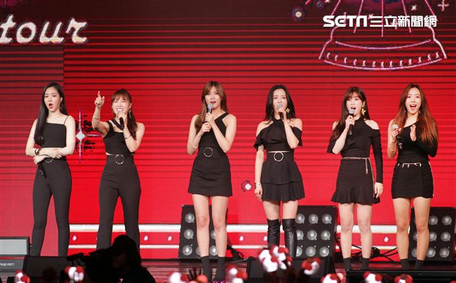 韓國女子團體Apink/Apink亞洲巡迴演唱會，台北最後一站讓歌迷High翻天。（記者邱榮吉/攝影）