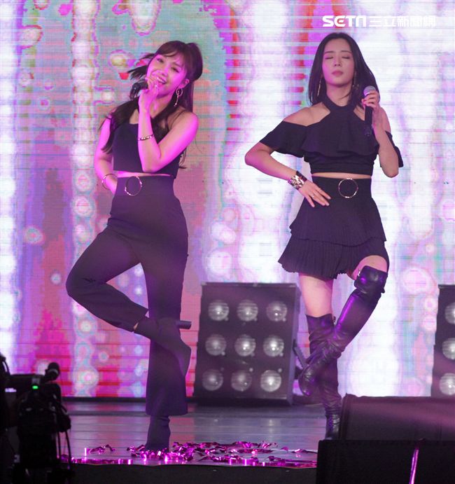 韓國女子團體Apink/Apink亞洲巡迴演唱會，台北最後一站讓歌迷High翻天。（記者邱榮吉/攝影）