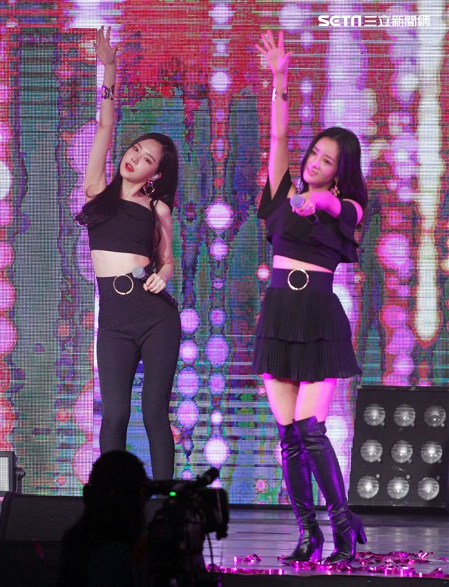 韓國女子團體Apink/Apink亞洲巡迴演唱會，台北最後一站讓歌迷High翻天。（記者邱榮吉/攝影）