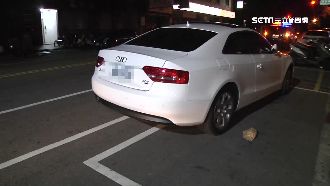 違停車屁股占半個車道　無辜騎士慘摔