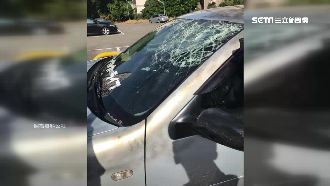 偷車被防盜反鎖　笨賊崩潰喊：出不去