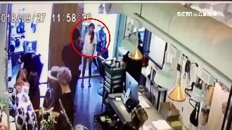 稱要領錢奪門出　疾走妹燙4千霸王髮