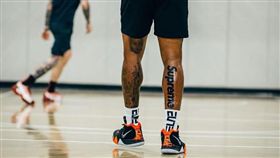 JR Smith右腿刺青遭到警告（圖／取自Smith個人IG）