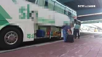 沒到機場行李不能放！扛上巴士擺走道