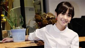 嚴正嵐與海蝶音樂簽約
圖／海蝶音樂提供