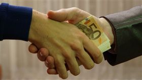 黨工,收禮,中秋,造冊,醫師,清單,禮金,禮品,收賄,賄賂　圖／翻攝自Pxhere https://goo.gl/JZ3G4V