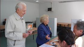 馬其頓（Republic of Macedonia）今天針對是否更改國名為北馬其頓共和國（Republic of North Macedonia）舉行公投。（圖／翻攝自@kaniceyantl 推特）