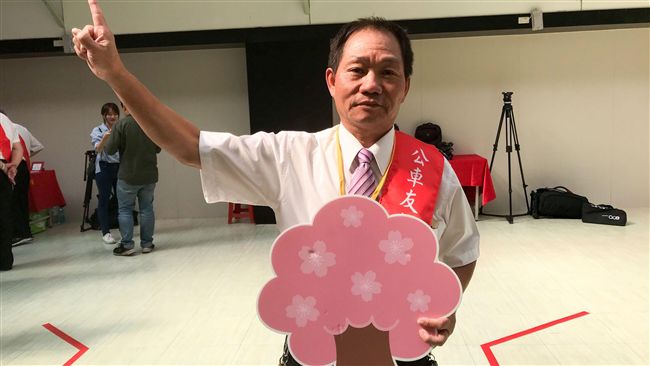 坐公車很享受！　賞風景還聽導覽