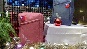 第四代嗡嗡包結合國慶意象　紅藍兩色可任選