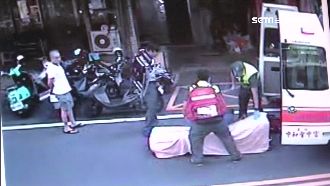 揭翻臉原因！阿姨持刀砍外甥畫面曝光