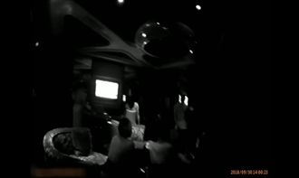 薇閣性愛趴！9女19男摩鐵性愛混戰