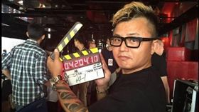 導演謝辰陽驚爆燒炭身亡。(翻攝臉書)