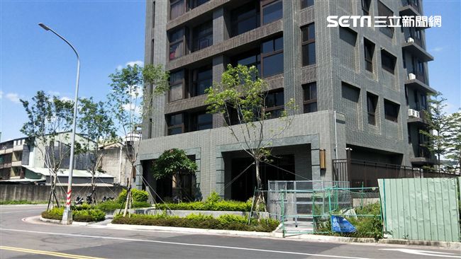 疑遭詐光錢財付不出房租　導演燒炭亡