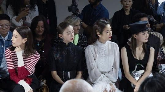 乾隆一家齊聚時裝周！娘娘霸氣嚇呆網