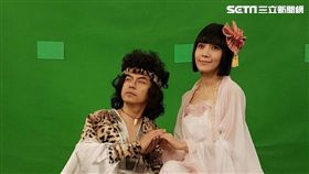 黃子佼與侯佩岑巧扮「浴火鳳凰」經典人物