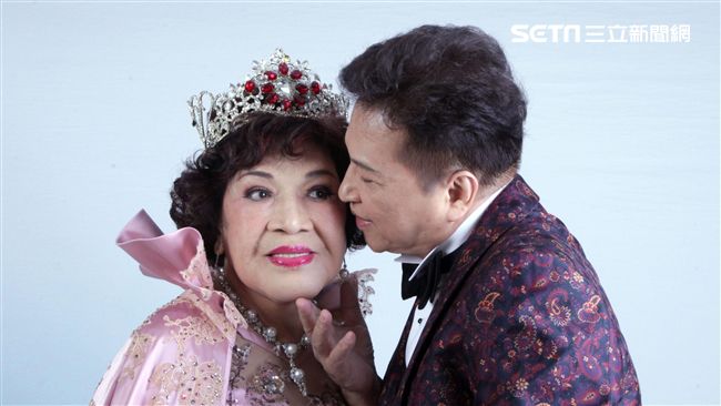 看周遊放閃！余天打冷顫吐出經典回應