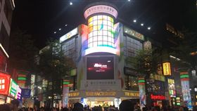 台中花博前進西門町六號廣場 石虎家族躍上巨型電視牆驚艷遊客／中市府提供