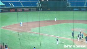 ▲Lamigo內野手林立賽後罕見被要求特守。（圖／記者蕭保祥攝影）