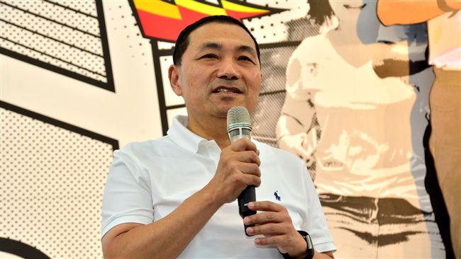 侯友宜閃同婚議題　卻狂幫反同人站台