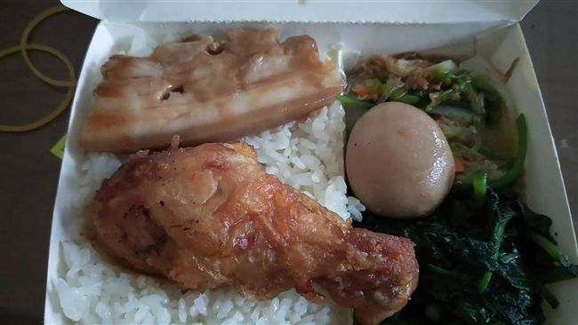 超佛便當這樣60元！網：老闆要賺啥