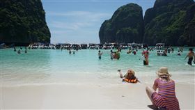 泰國馬雅灣將封閉4個月 休養生息著名的泰國馬雅灣，由於大量遊客湧入，造成環境生態衝擊，泰國政府決定關閉4個月，禁止遊客登島。中央社記者劉得倉甲米省攝  107年5月16日