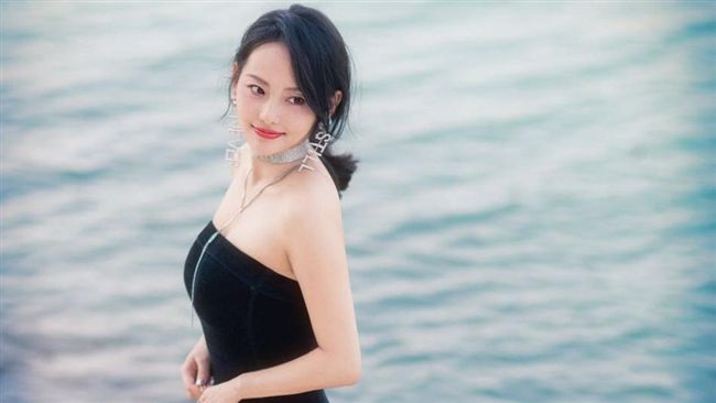 最美妃子產後首現身！肉感身材飄奶香