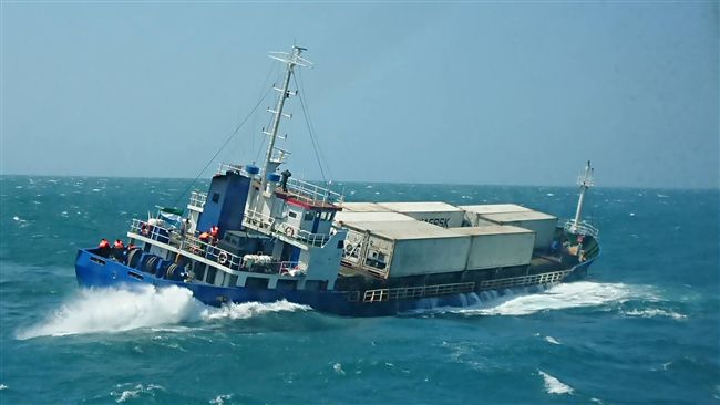 盈海貨輪破損進水沉沒　9名船員救起