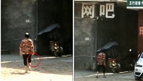 大陸網上最近瘋傳一段「奶奶還有十秒到達戰場」影片，沒想到意外勾起網友們的童年回憶！一名老奶奶拿著長棍往「網吧」（網咖）的方向走去，看起來就像是要去抓在網咖的孫子。不少網友看到後掀起熱議，紛紛直喊「原來我挨打前兩分鐘，外面的世界是這個樣子！」（圖／翻攝自微博）