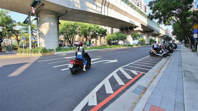 中市文心路路平完工　台中史上最貴
