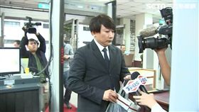 秦偉，性侵，高院，發福，扣子爆開。翻攝畫面