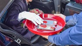 結婚,蘋果,iPhone,古禮,新郎（圖/翻攝自爆廢公社）